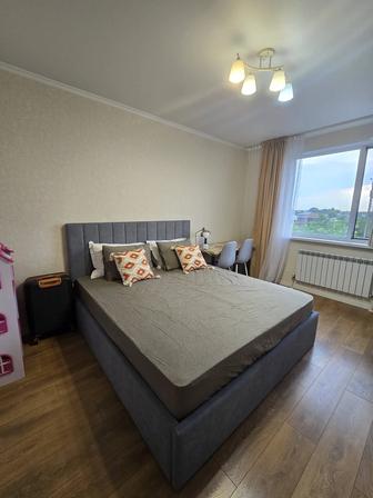 Двуспальная кровать