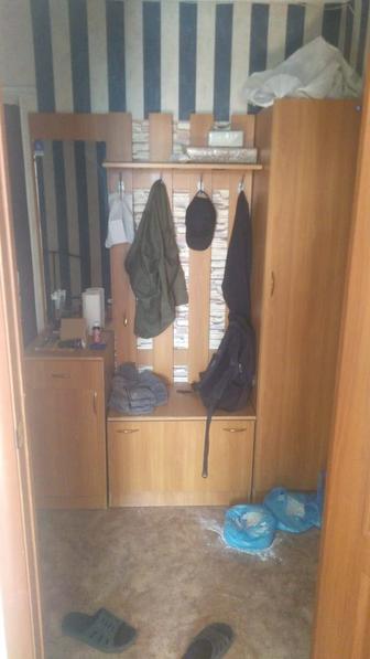 Отдам бесплатно шкаф в прихожую