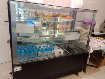 Продам витринный холодильник