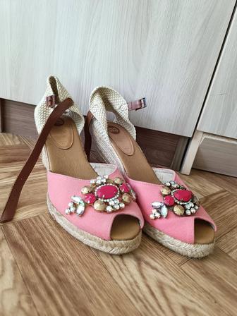 Продам брендовые испанские босоножки