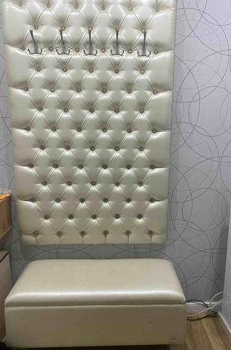 Вешалка с тумбой