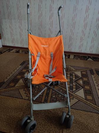 Продаю коляску, легкая