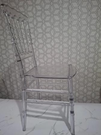 Продается Прозрачный стулья