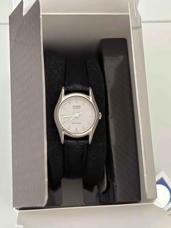 Продам новые часы