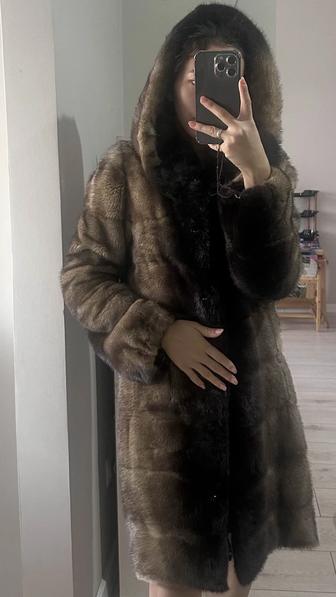 Продам норковую шубу