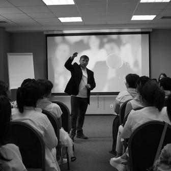 Проведение мероприятий по улучшению коммуникаций и синергии в команде