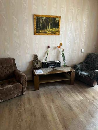 Мебель диваны и кресло