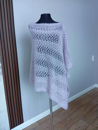 Накидка связана в ручную