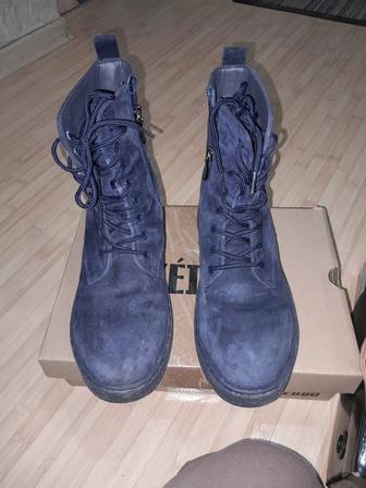Продам зимние ботинки