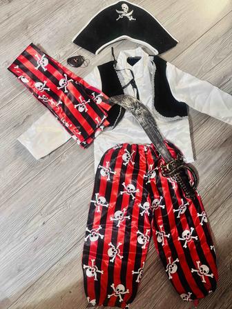 Продам костюм пирата