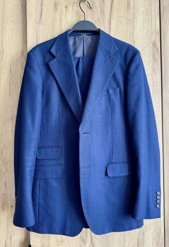 Продам костюм