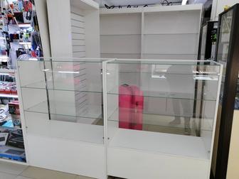 Продам бутик (мебель со стеклянными полками 5шт) под косметику, аксессуары.