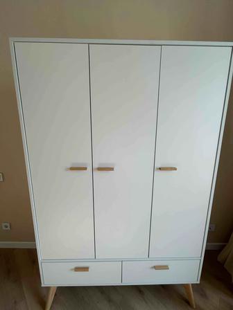 Продам шкаф