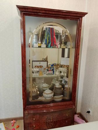 Срочно продам Витрину качество отличное производство Италии