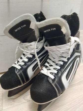 Продам хоккейные коньки