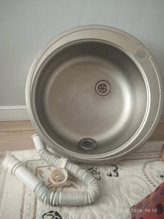 Продам большую нержавеющую мойку для кухни