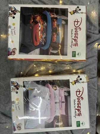 В наличии постельное белье односпальное и двуспальное.