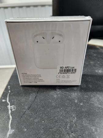 Airpods lux