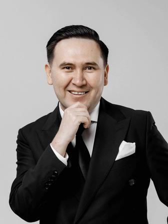 Ведущий