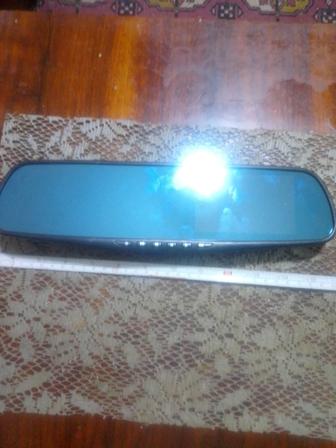 Автомобильный видеорегистратор с двумя камерами