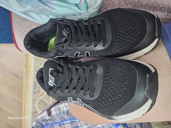 Продам Мужские кроссовки