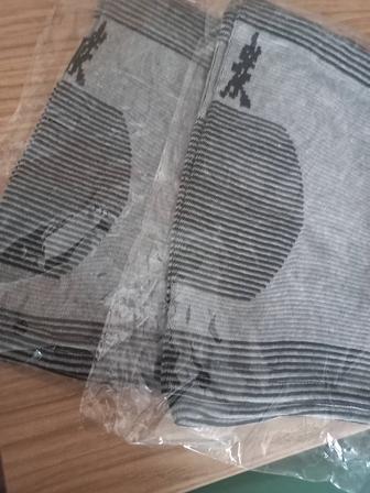 Наколенники для поддержание коленного сустава.