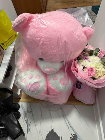 Мишка подарок цветы