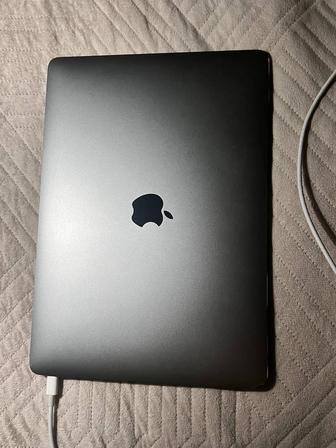 продам MacBook Air 13 M1 (2020)