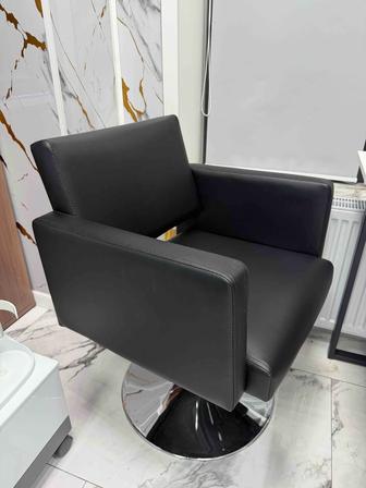 Продам новые парикмахерские кресла