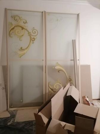 Стеклянная дверь