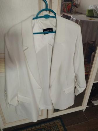 Продаю красивый пиджак