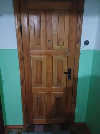 Дверь входная металлическая обшита деревом