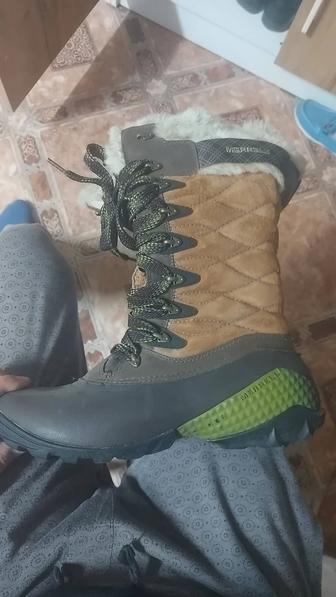 Продаю ботинок