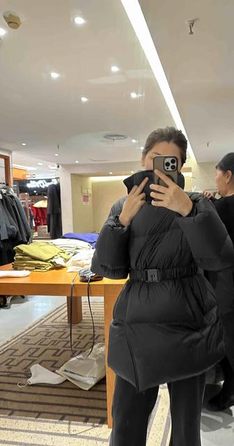 Белая новая куртка размер М