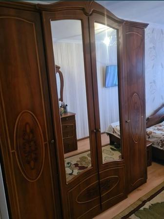 Продам спальный гарнитур