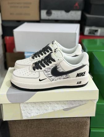 Продаю кроссовки Nike