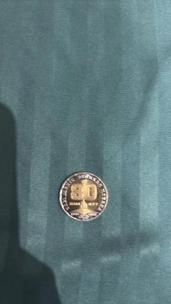 Продаю монету 200 тенге