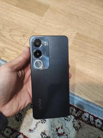 Продам Телефон Vivo y19s 12/128