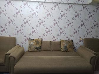 Диван раскладная с 2 креслами.