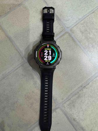 Продам часы amazfit t-rex 3