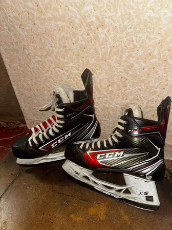 Продам профессиональные коньки CCM FT460 (б/у)