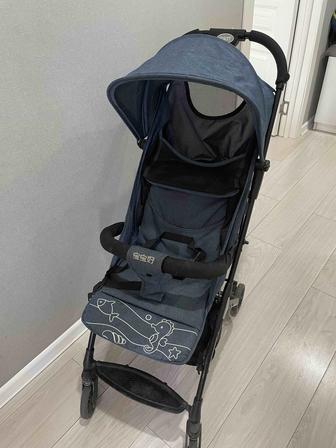 Продам детскую прогулочную коляску