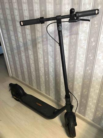 Продам электросамокат от Segway Ninebot KickScooter F2.