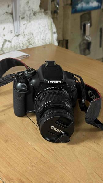 Фотоаппарат, видеокамера Canon 600d