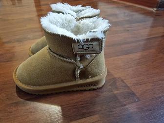 Продам детские угги