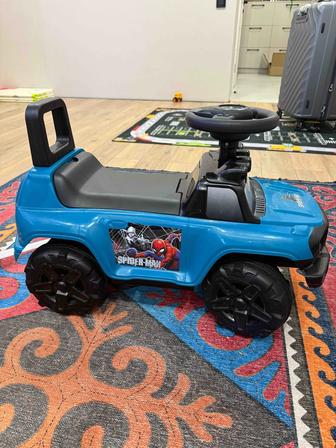 Продам детскую машинку