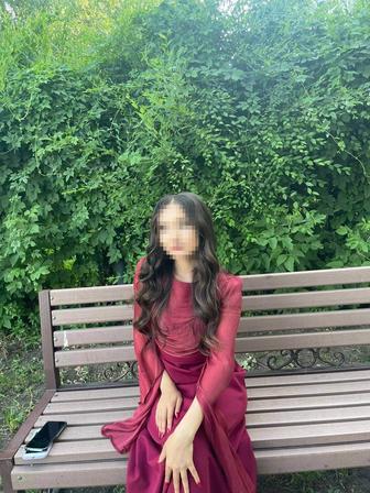 Бордовое вечернее платье