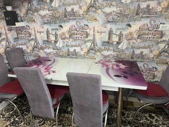 Продается кухонный стол и стулья в комплекте