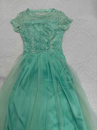 Продам платья б/у