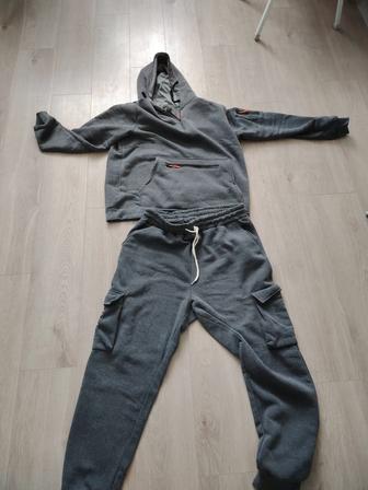Продам спортивный костюм. Зимний.